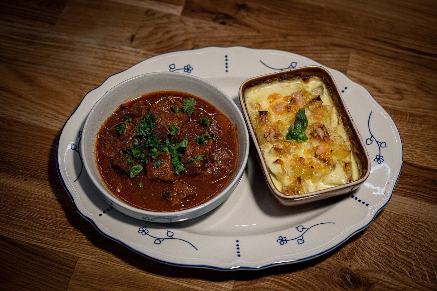 Osso buco servert med lasagne