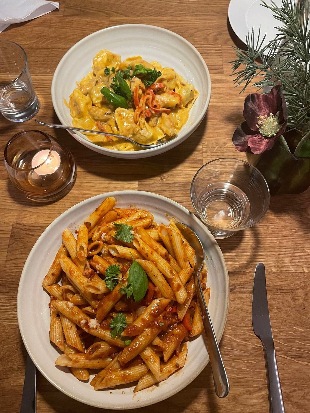 To boller med pasta